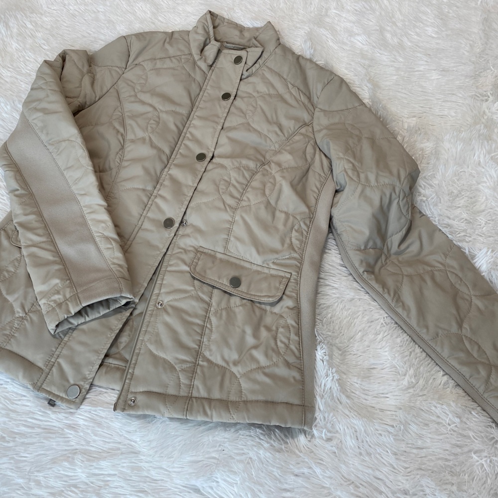 Light to Medium Puffer jacket